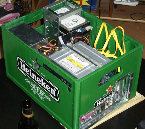Beer Case PC - Computer built in a beercase Beer Case PC - Computer built in a beercase