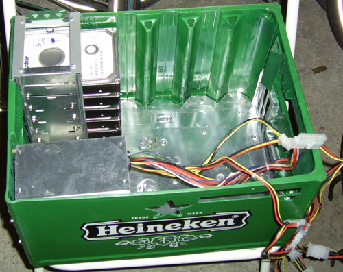 Beer Case PC - filled with hdd and cd rom rack